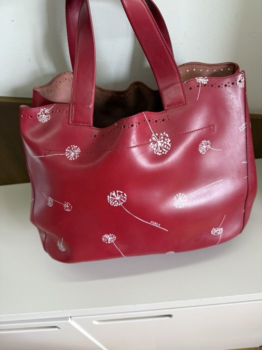 Червена кожена чанта  Furla с глухарчета