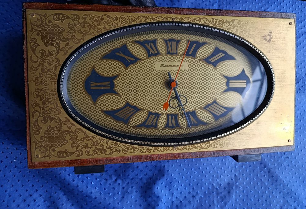 Часы настольные советские