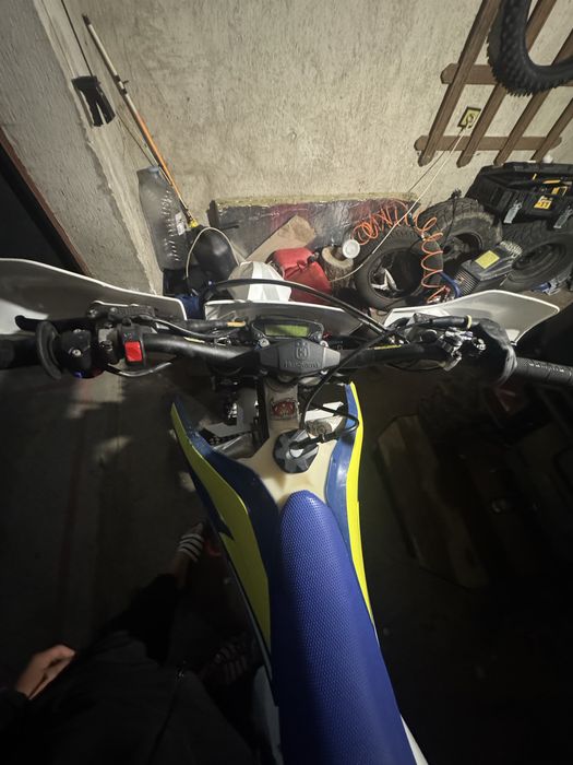 Продавам Husqvarna TE 300 2016