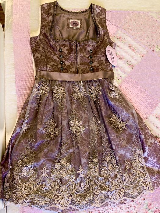 Дриндл рокли.