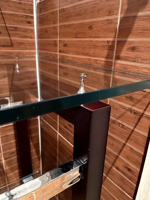 Стъклена мивка с плот и огледало за баня + смесител