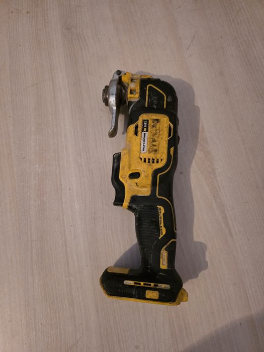 DeWalt  18V rindea, slefuitor orbital, fierastrau pendular, filetante