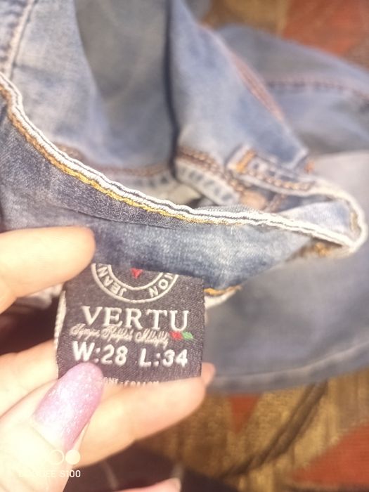 Продам джинсы 28 размер