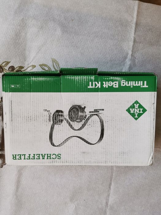 Накладки+комплект водна помпа, ангренажен ремък и ролки за Мазда 3