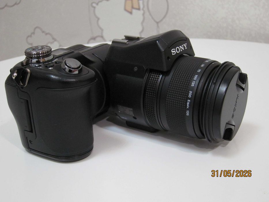 Sony Cyber-shot DSC-F828