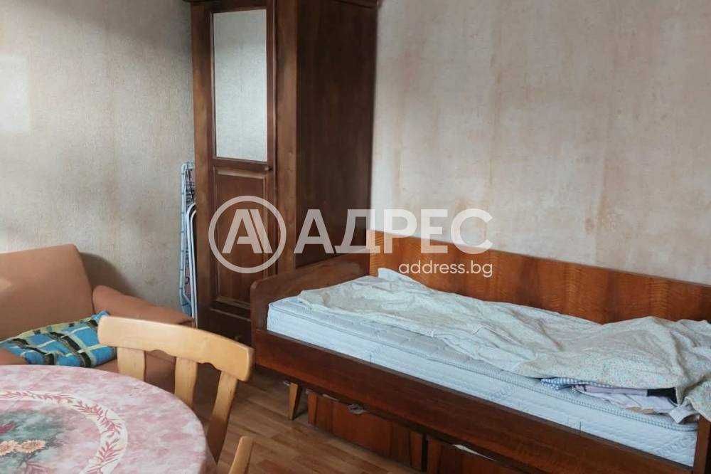 Едноетажна тухлена къща в кв.Сеячи, гр. Попово