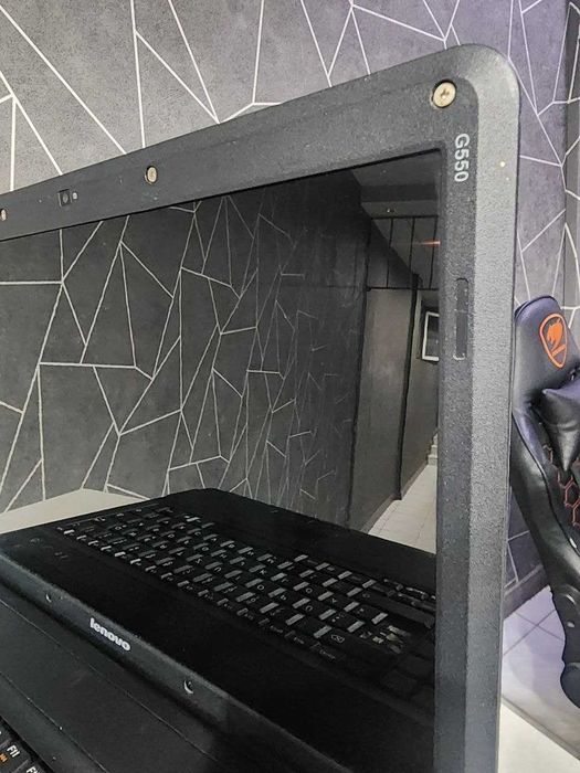 Ноутбук Lenovo G550 на запчасти Экран разбит
