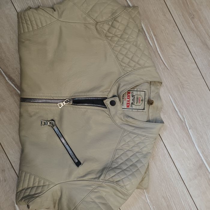 Продавам мъжко кожено яке!