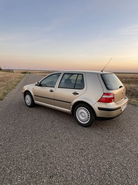 VOLKSWAGEN Golf 2003 — imagine 3
