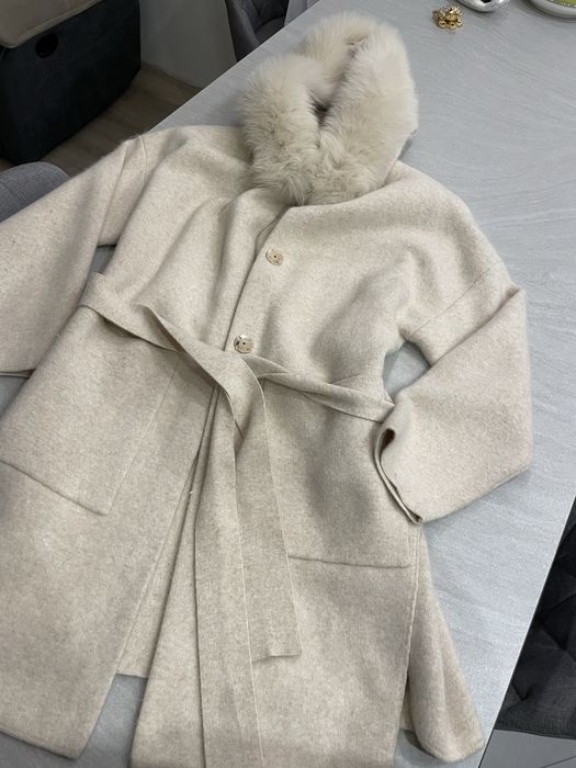 Разкошно палто от кашмир с яка естествена кожа