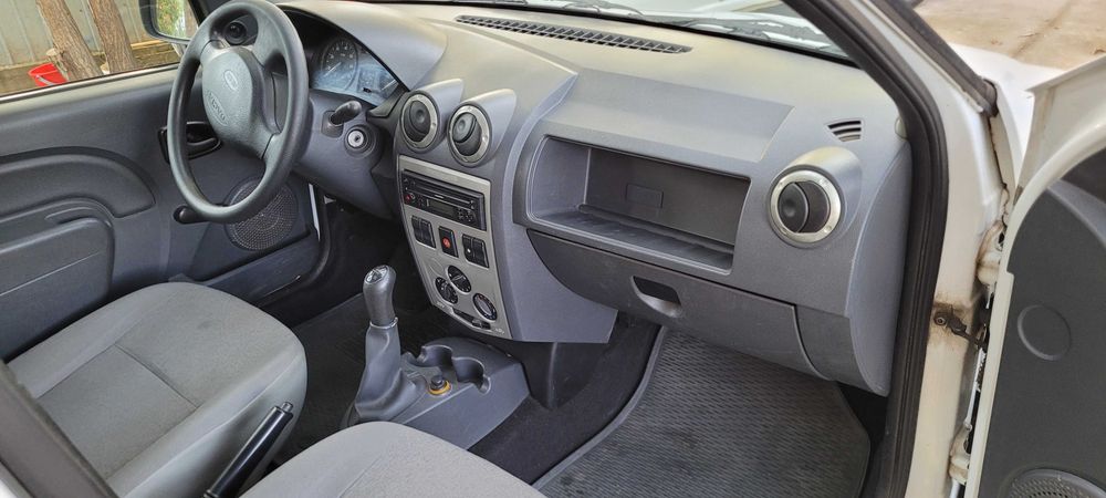 Propietar, Vand Dacia Logan Pickup 178.700 KM REALI, îngrijit, fiscal pe loc, cauciucuri iarnă, itp valabil, asigurare valabilă
