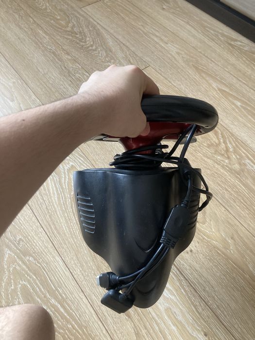 Игровой руль Genius