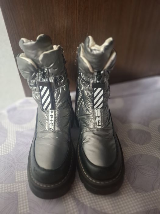 Дутики зимние для девочки 33 р