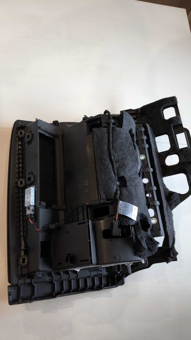 Жабка за АУДИ AUDI A4 , A5 , S5 , S4 (наранена е отвътре)