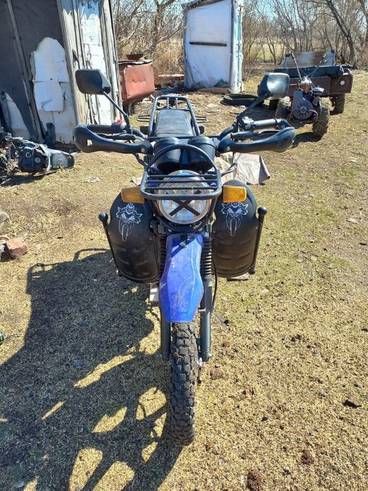 Продам мотоцикл suzuki 200