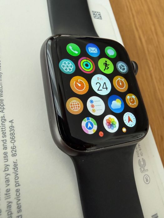 Apple watch 5 series 44 mm.