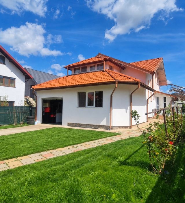 Casa 4 camere Lăbușești 600 mp teren
