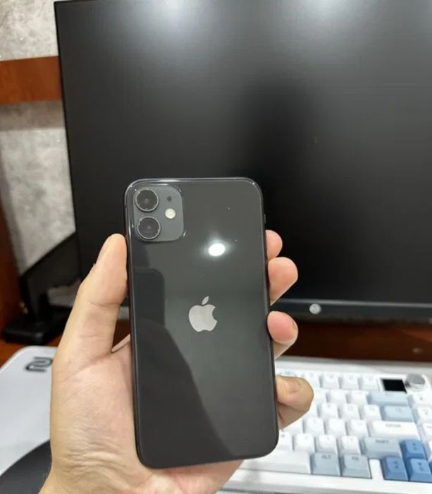 Продам IPhone 11 128G в хорошем состоянии без ремонт