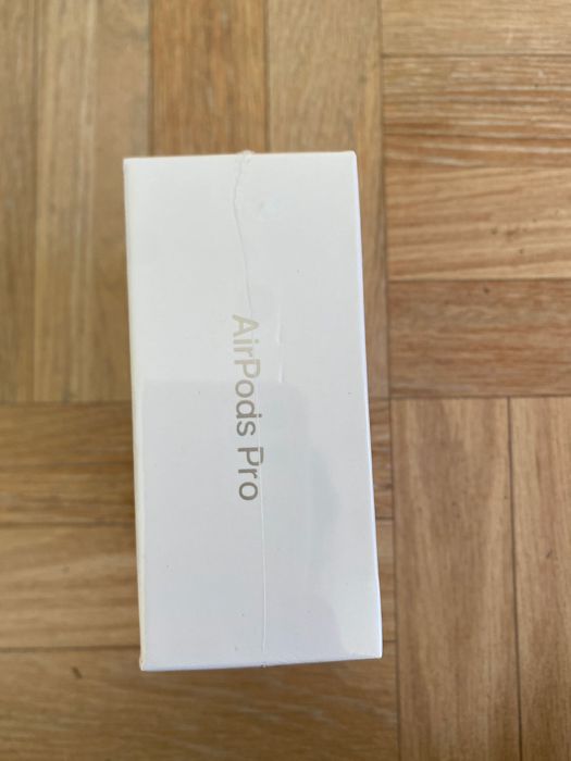 AirPods Pro 2 - слушалки