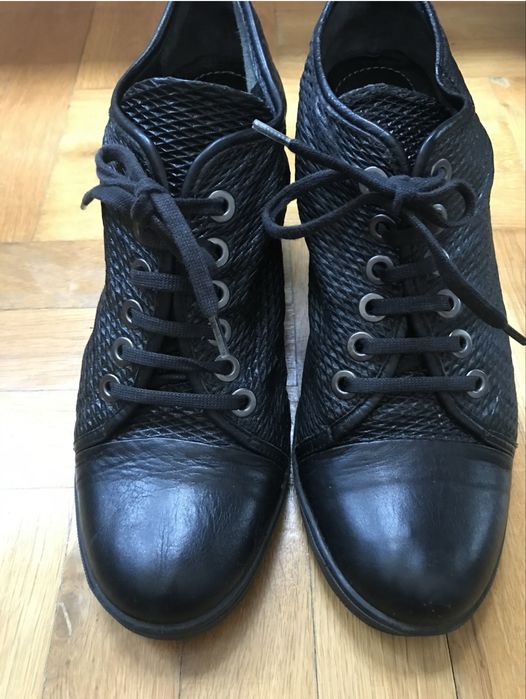 Сандали, чехли и обувки - номер 38, 39 , 40