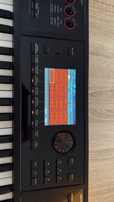 Roland FA 07 Music Workstation Orga Pian sintetizator clape 76 ca
