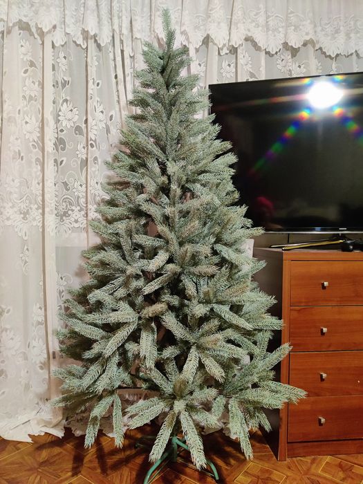 Голубая ель искусственная