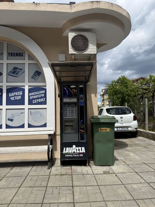 Продавам Вендинг машина Lavazza