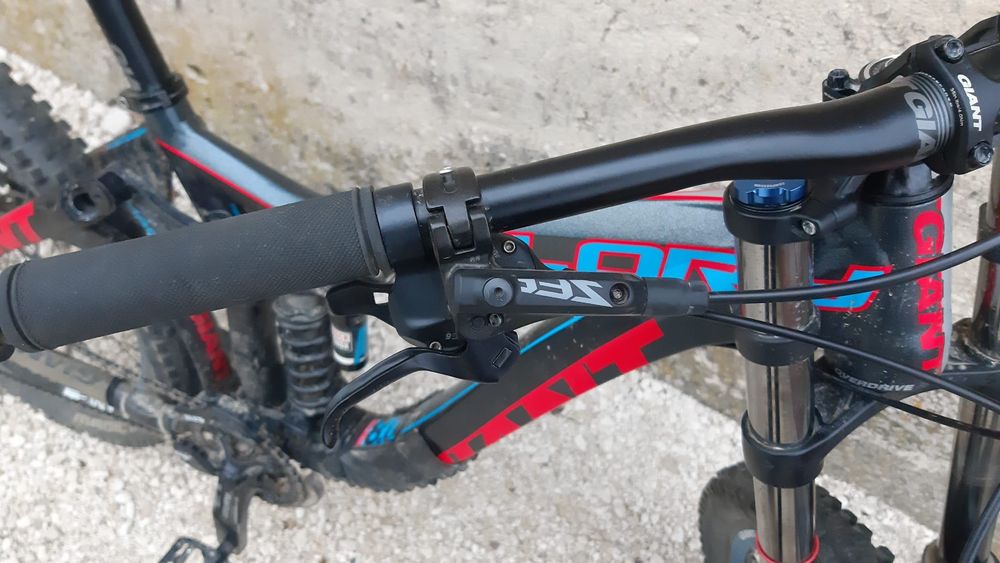 Vând giant glory 2 downhill