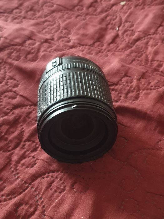 vand obiectiv nikon 18-135 ob nare nici o fisura si e nu mai bun de realizat cele mai frumoase poze!