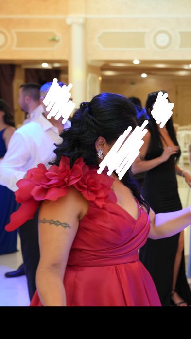 Официална рокля