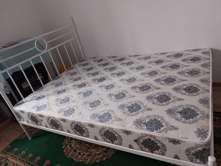 Новая кровать, с новым матрасом