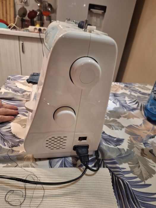 Masina de cusut Necchi N81