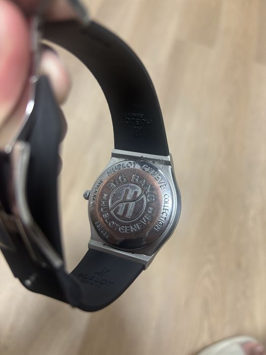 Часы Hublot кварцевые
