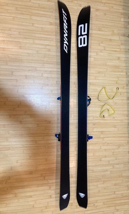 Set schiuri de tura, clapari, legaturi si piei de foca Dynafit