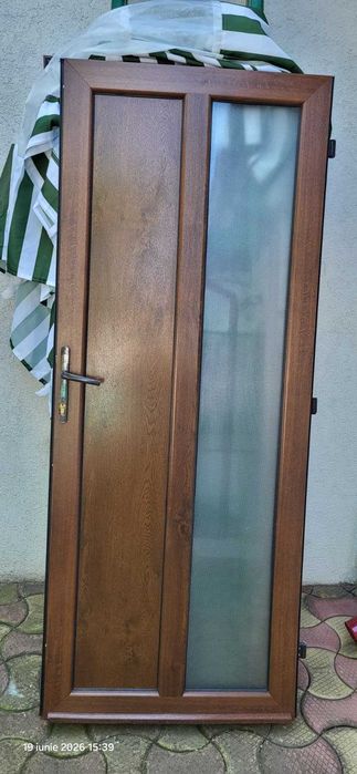 Ușă exterior din PVC , second hand, cu panel, Sithonia , prag aluminiu, stânga, nuc, 90x204 cm   , grosimea tocului este de 7 cm