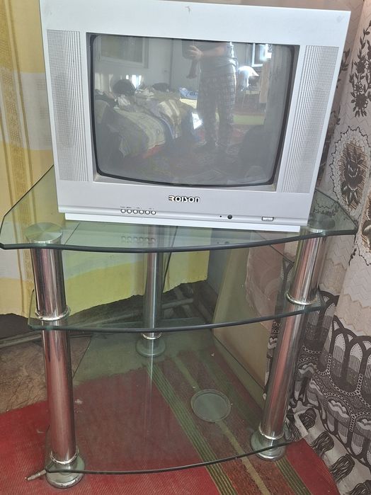 Телевизор с тумбой