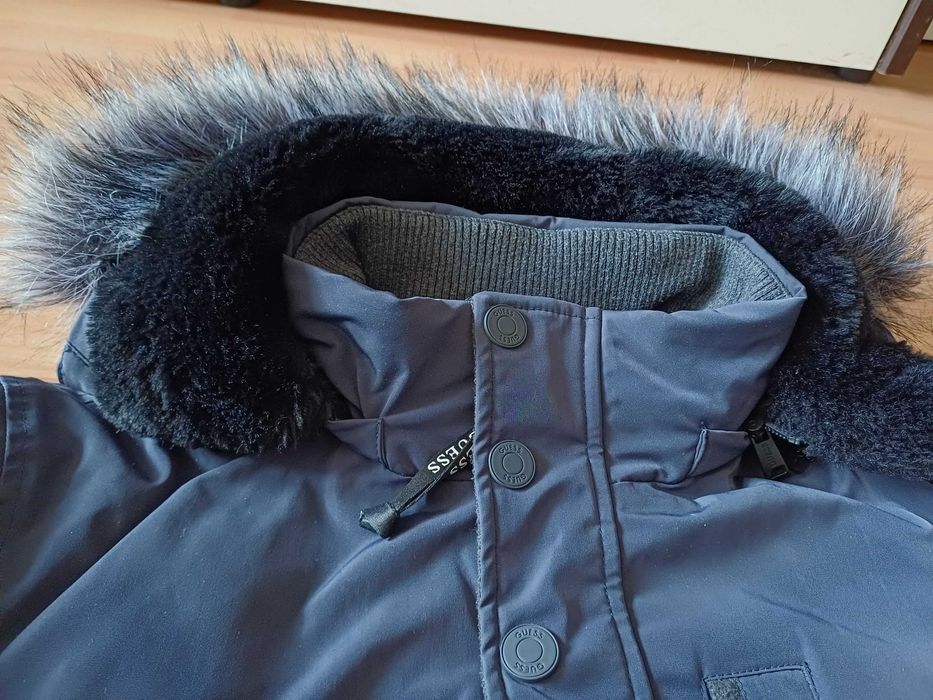 Ново яке Найк, M