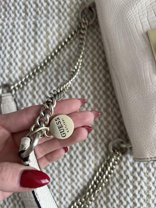 Дамска оригинална чанта Guess