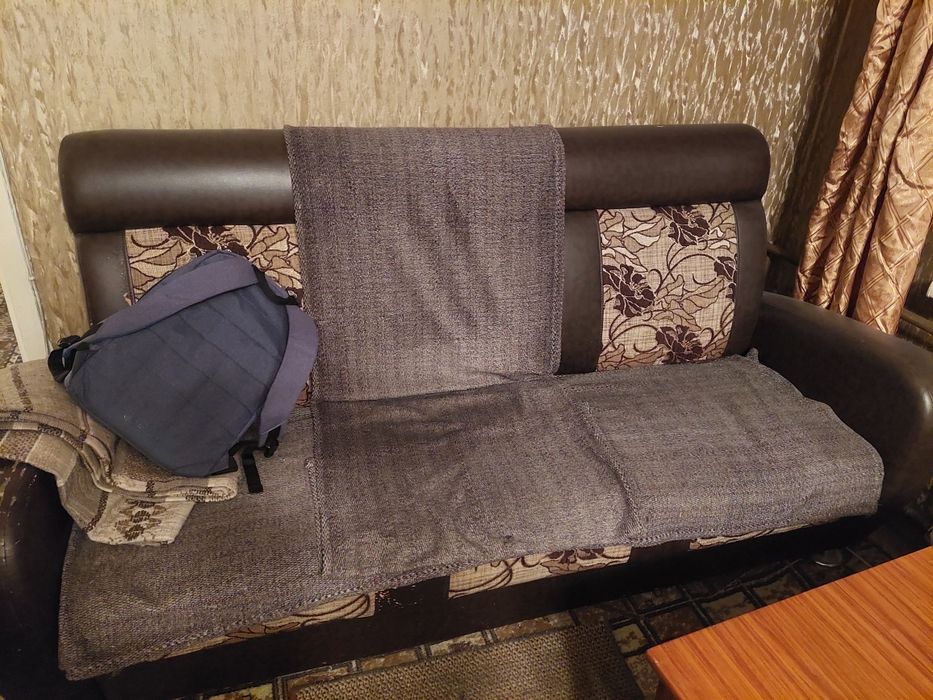 Шкафы диваны столы