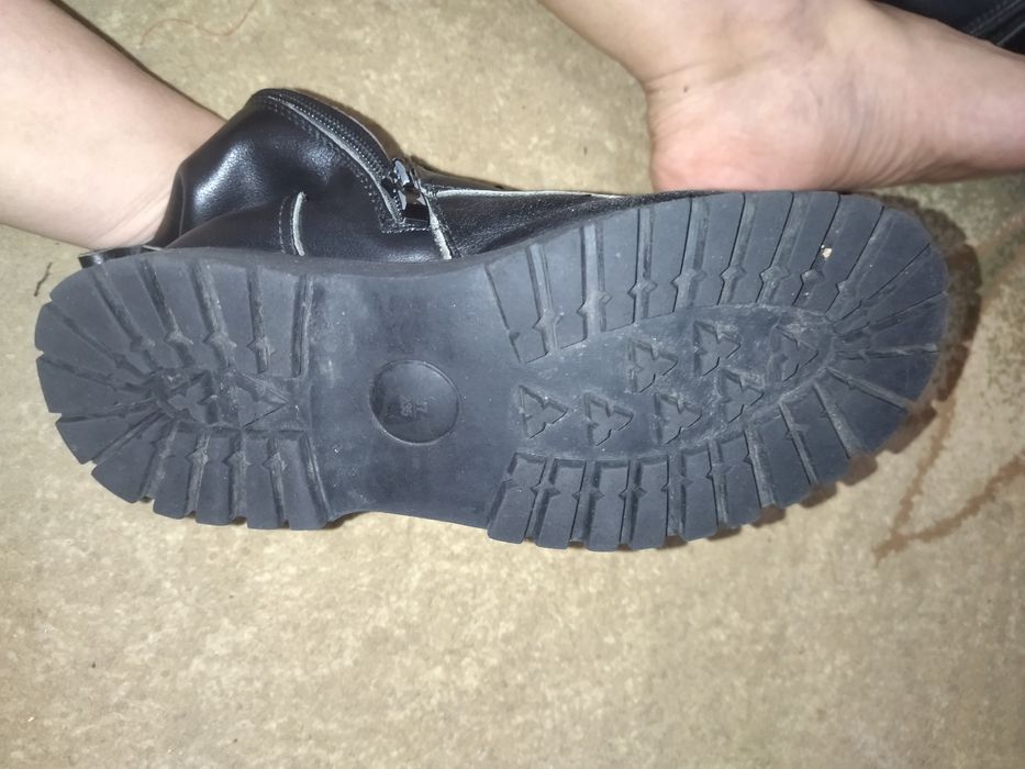 Кожаные ботинки 37 размер