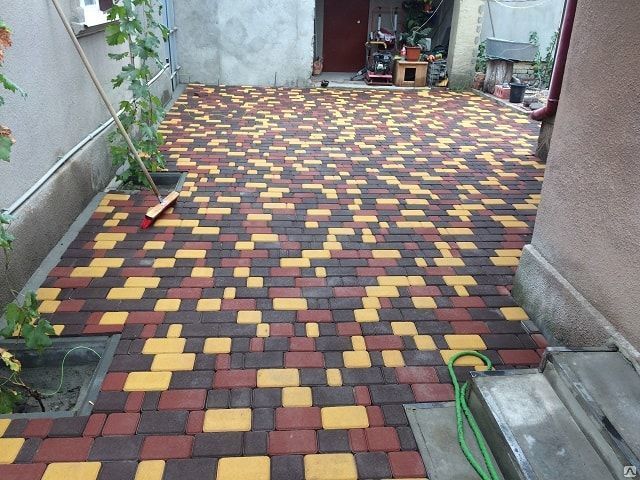 Брусчатка в Алматы. Паребрики