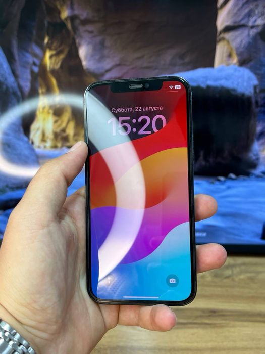 Телефон iPhone 12 Pro