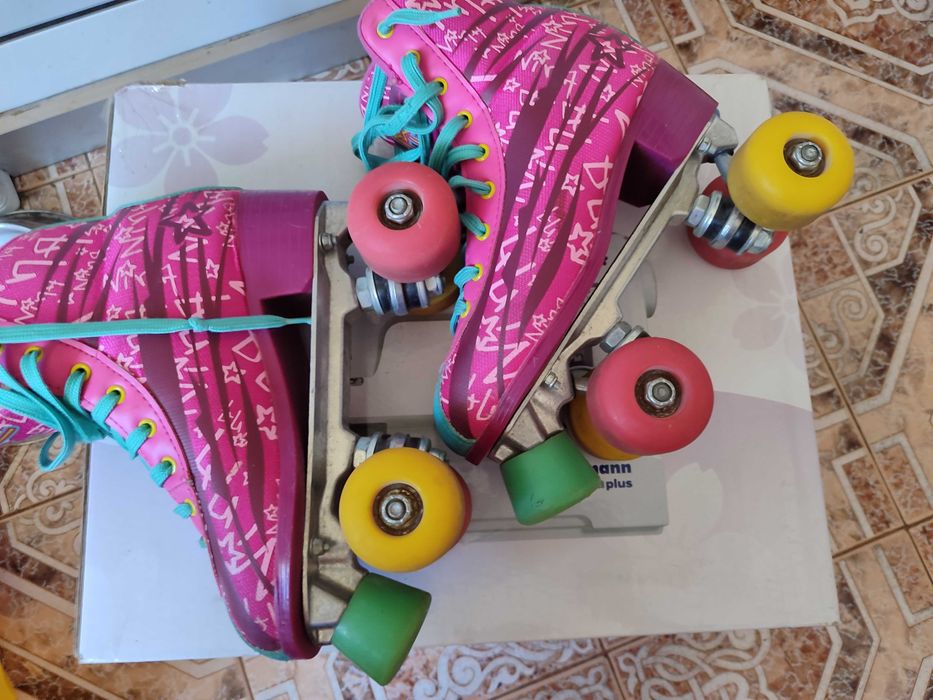 Детски ролкови кънки и ролери