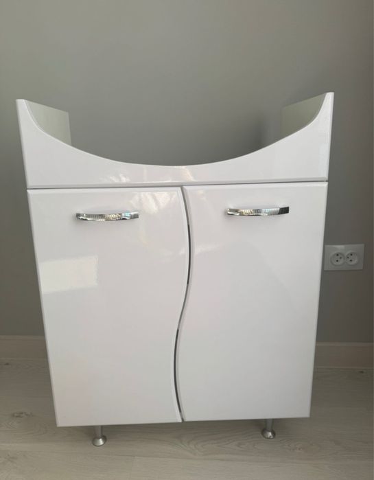 Продам тумбу под раковину