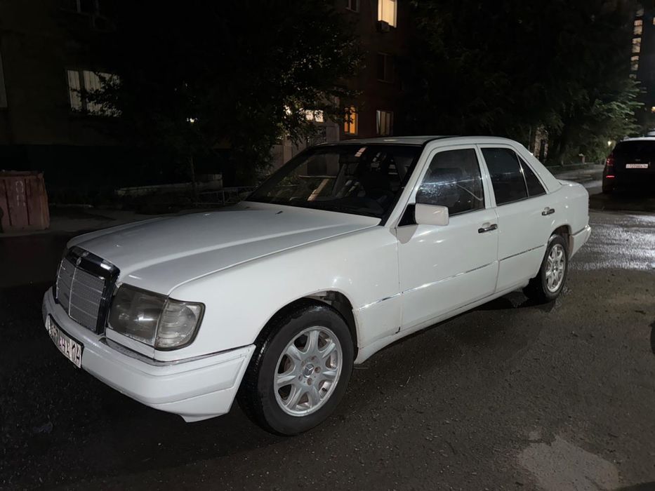 Мерседес 124 е200 в хорошем состояний