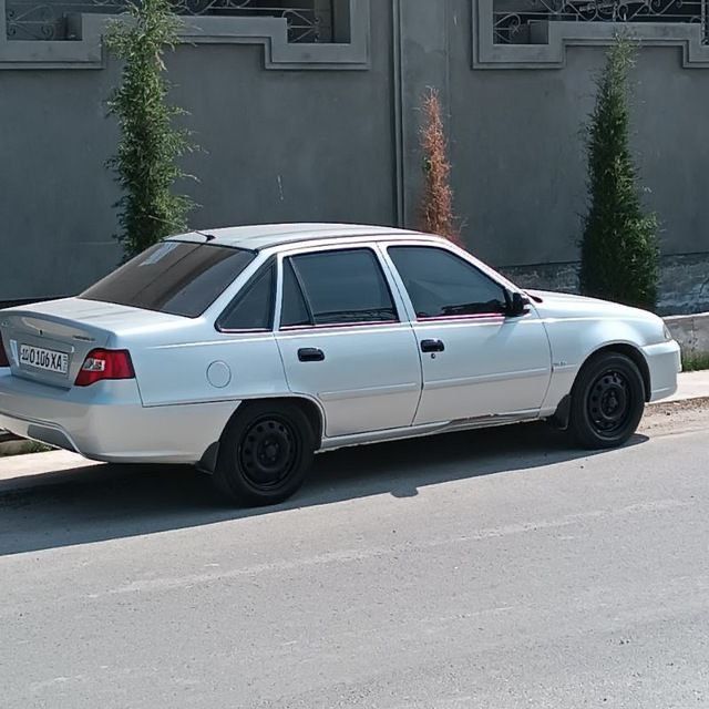 Sro’chni sotladi Nexia 2. 6200$. 2015 yill zo’r moshina nexia2  1.6