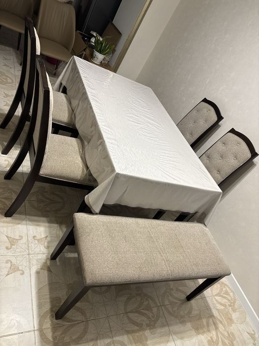 Стол и стулья для кухни