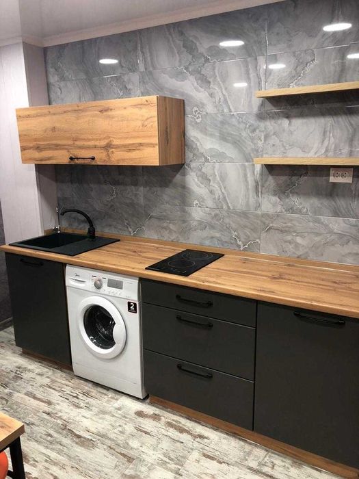 Cдам 1 ком . квартиру на стрелке