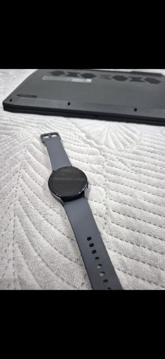 Galaxy Watch 5.     .