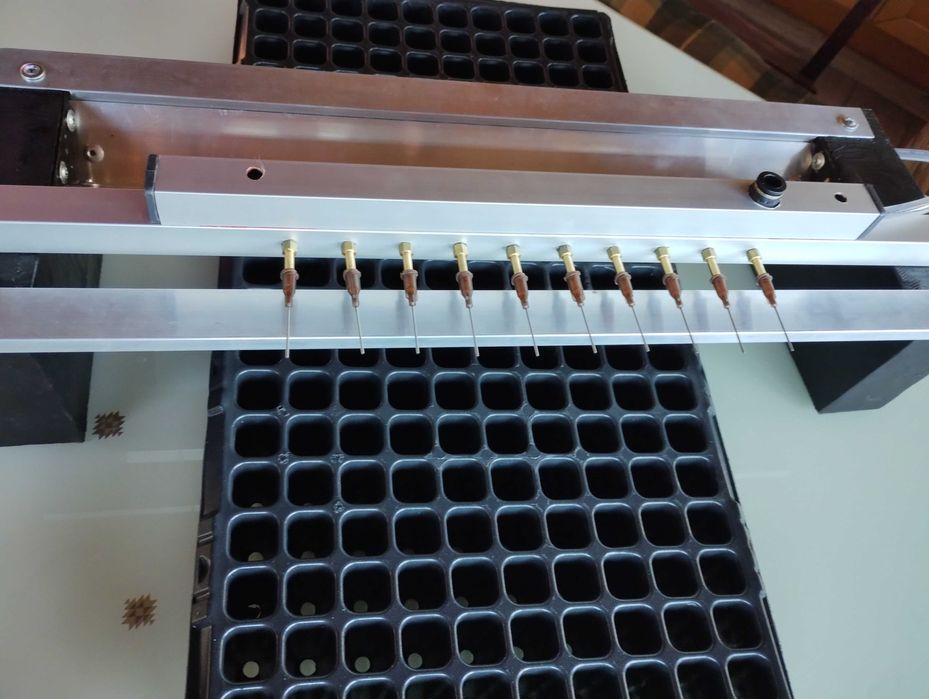 Сеялка за табли тарелки 200 гнезда